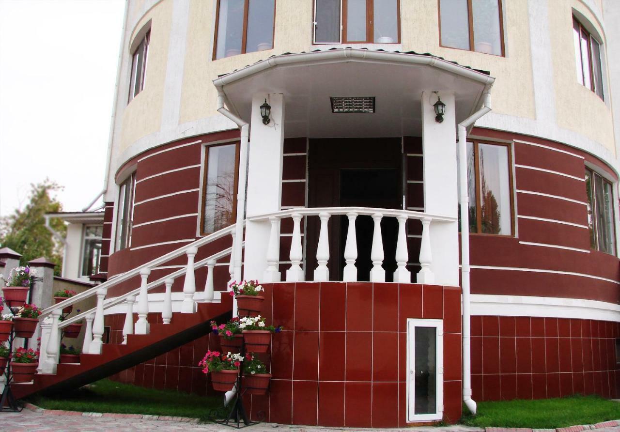 King House Hotel Bisjkek Buitenkant foto